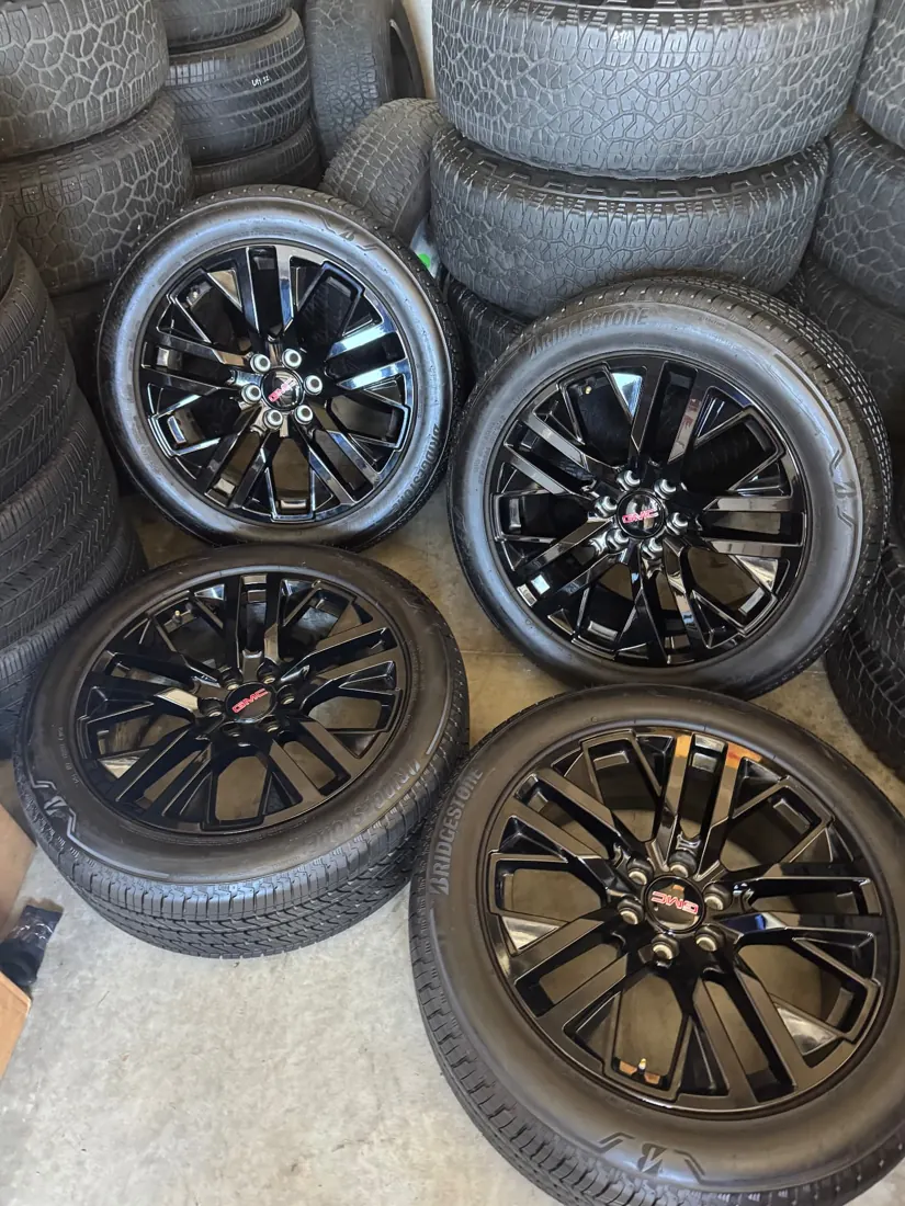 GMC 22s wheels and tires at Dfw Takeoffs